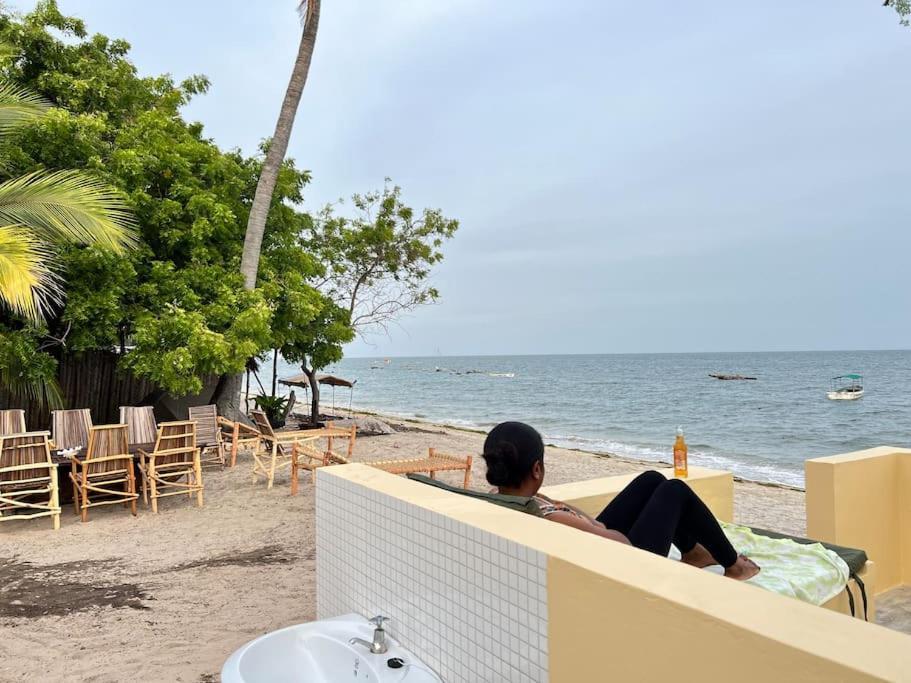 Lui Ushongo Beach House Pangani Exterior photo