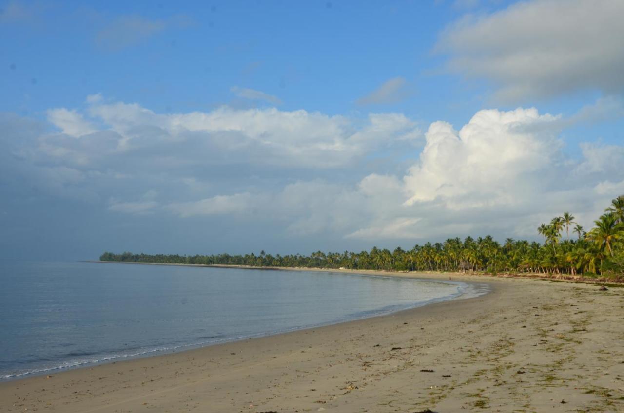Lui Ushongo Beach House Pangani Exterior photo